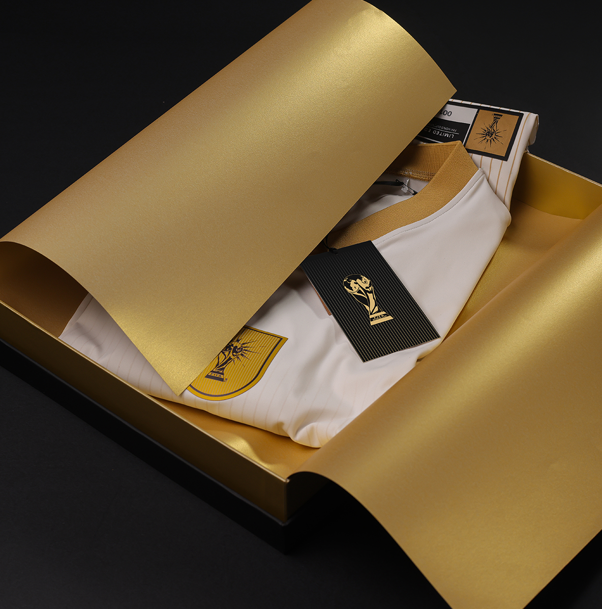 The GOAT SKINS® FIFA™<br>Single Trophy Edition